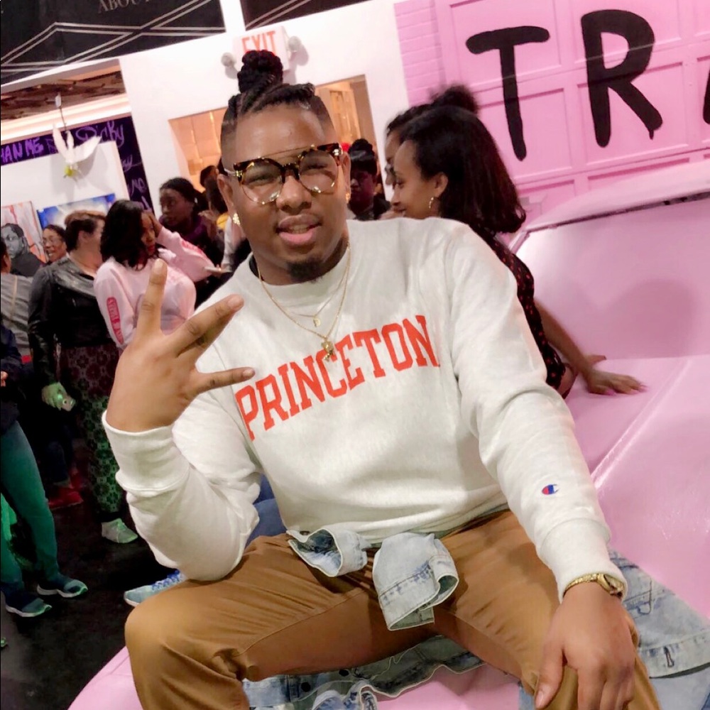 Meet your Posher, Devin